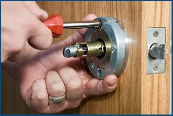 San Diego Liberty Locksmith San Diego, CA 619-402-1870 - new-locks-installation-commercial